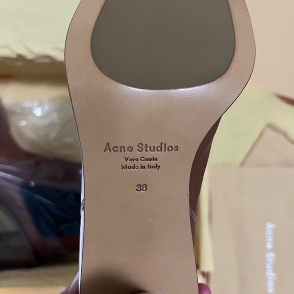 Acne Studios Bethany Boot
BRAND NEW, NEVER WORN
EU Size 38 - Picture 3 of 4